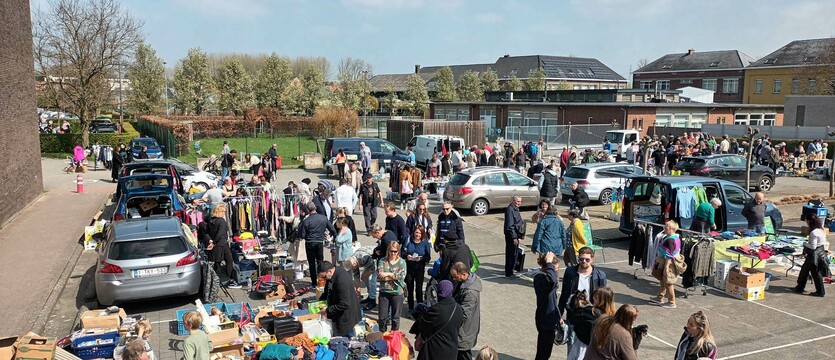 Van Rode Merchtem ROMMELMARKT aan de sporthal van MERCHTEM. | Persinfo
