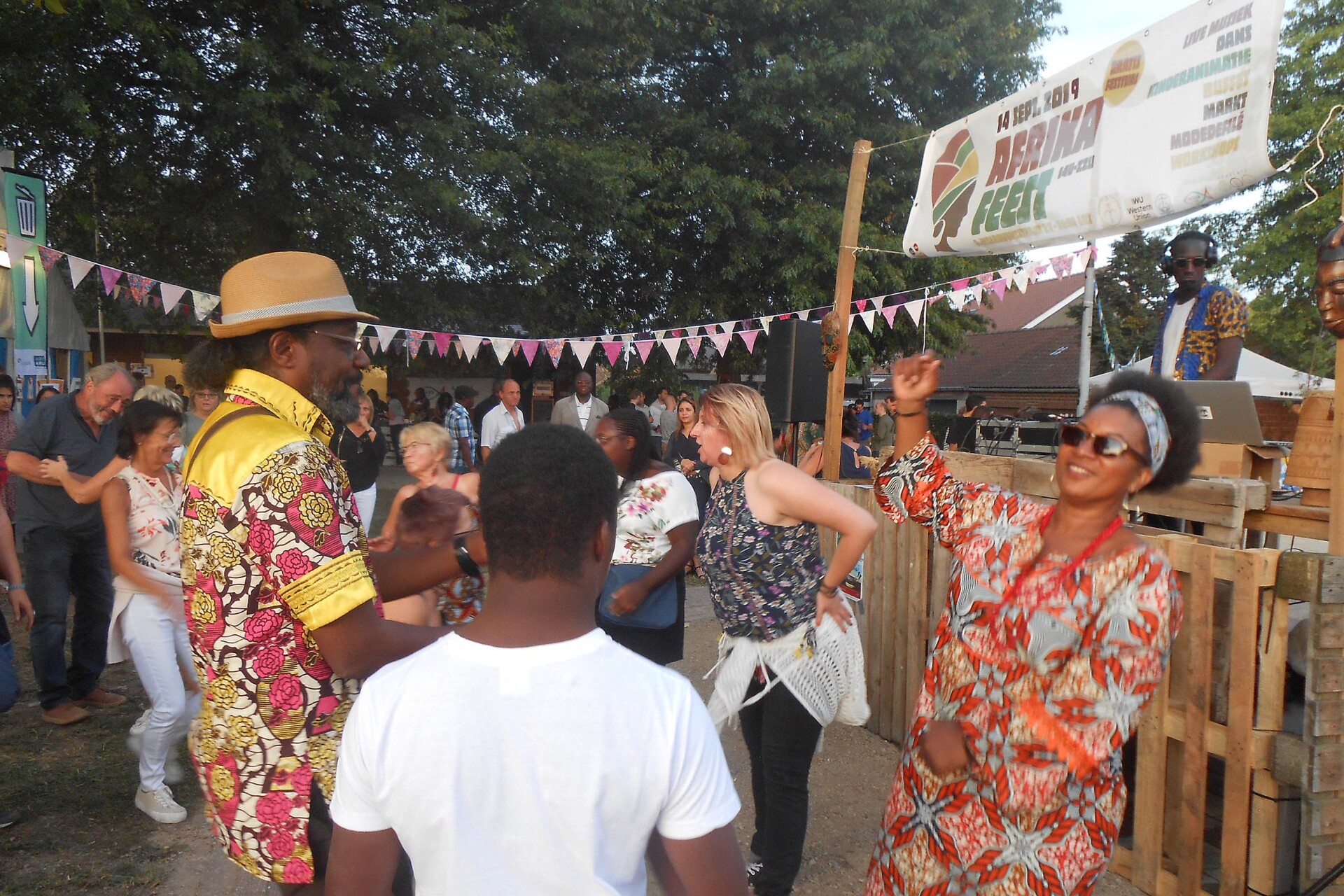 Plakken afstand Giftig Terug van weggeweest: Afrika feest in Lot | Persinfo